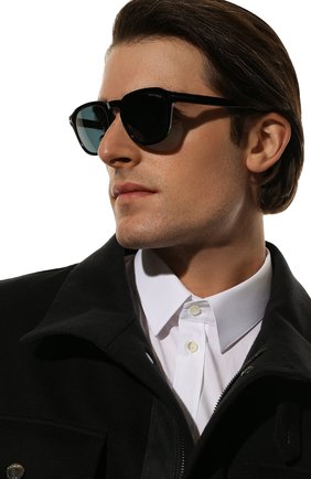 Мужские солнцезащитные очки TOM FORD черного цвета, арт. TF931 01V | Фото 2 (Тип очков: С/з; Кросс-КТ: С/з-мужское; Оптика Гендер: оптика-мужское; Очки форма: Квадратные)