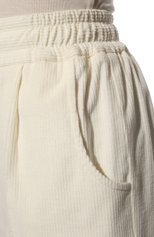 Женские вельветовые брюки  KITON кремвого цвета, арт. D53116J0306A | Фото 5 (Длина (брюки, джинсы): Стандартные; Женское Кросс-КТ: Брюки-одежда; Силуэт Ж (брюки и джинсы): Прямые; Материал внешний: Хлопок; Стили: Кэжуэл)