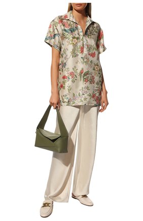 Женская шелковая блузка REDVALENTINO кремвого цвета, арт. XR0AAD25/6F0 | Фото 2 (Рукава: Короткие; Материал внешний: Шелк; Длина (для топов): Удлиненные; Стили: Романтичный; Женское Кросс-КТ: Блуза-одежда)