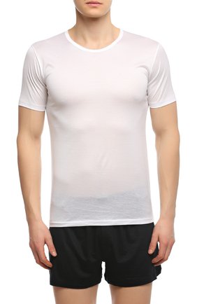 Мужская однотонная хлопковая футболка ZIMMERLI белого цвета, арт. 220/5126 | Фото 2 (Рукава: Короткие; Материал внешний: Хлопок; Длина (для топов): Стандартные; Мужское Кросс-КТ: Футболка-белье; Статус проверки: Проверена категория; Кросс-КТ: домашняя одежда)