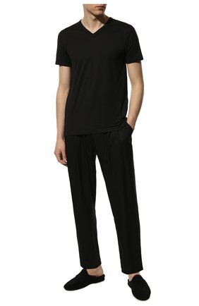 Мужская хлопковая футболка BRIONI черного цвета, арт. 0UM200/P0648 | Фото 2 (Рукава: Короткие; Материал внешний: Хлопок; Длина (для топов): Стандартные; Кросс-КТ: домашняя одежда)