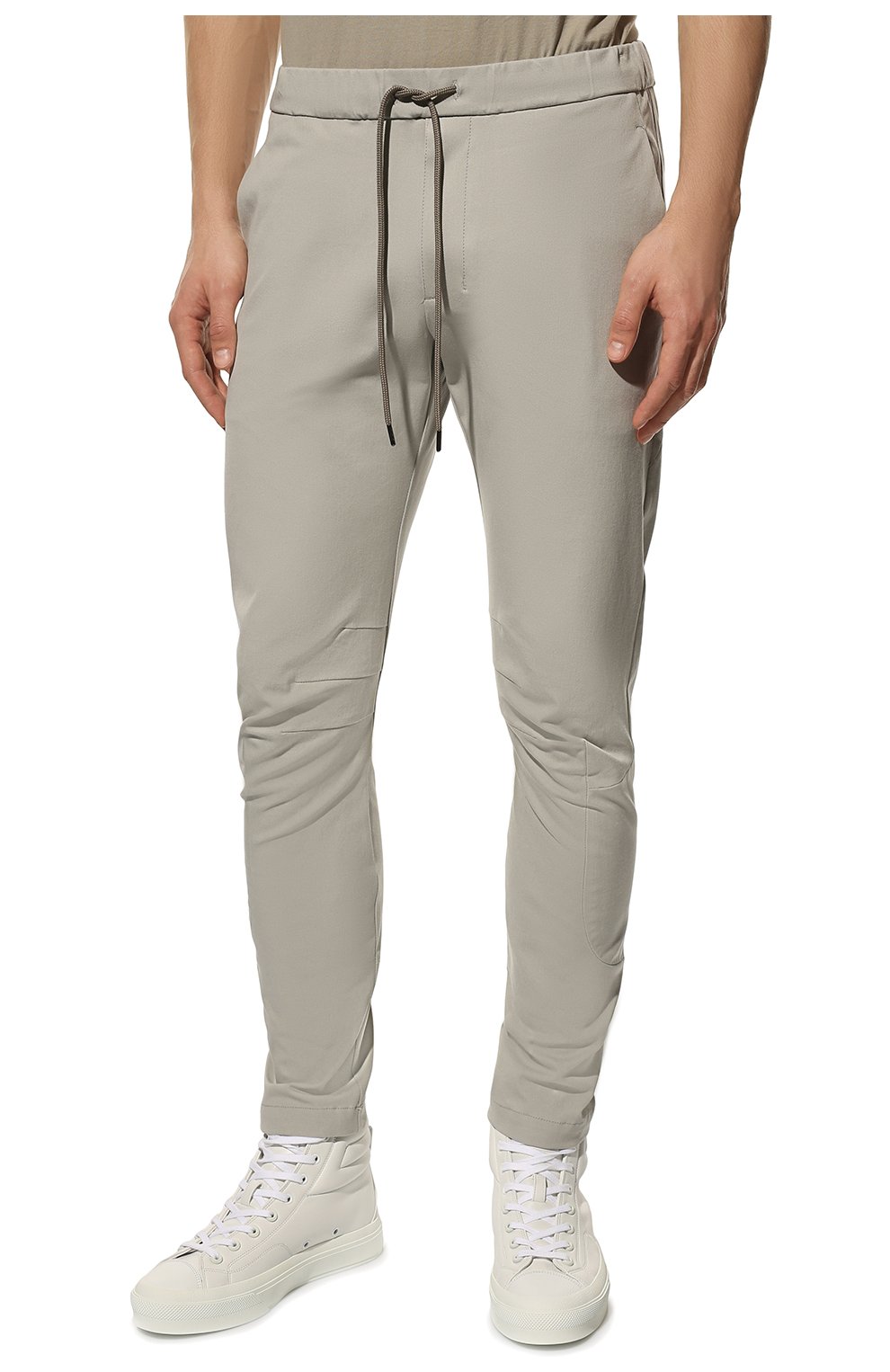 Мужские брюки из хлопка и вискозы KAZUYUKI KUMAGAI светло-серого цвета, арт. AP21-053 | Фото 3 (Длина (брюки, джинсы): Стандартные; Случай: Повседневный; Материал внешний: Хлопок, Вискоза; Стили: Минимализм)