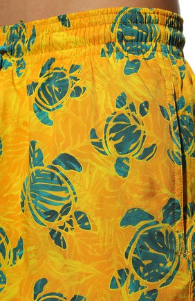 Мужские плавки-шорты VILEBREQUIN желтого цвета, арт. OKIH2F42/114 | Фото 4 (Материал внешний: Синтетический материал; Принт: С принтом; Мужское Кросс-КТ: плавки-шорты)
