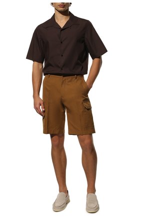 Мужские шорты из хлопка и льна LORO PIANA светло-коричневого цвета по цене 62850 руб., арт. FAM1899 | Фото 2 Мужские шорты из хлопка и льна LORO PIANA светло-коричневого цвета, арт. FAM1899 | Фото 2 (Материал внешний: Хлопок, Лен; Длина Шорты М: До колена; Мужское Кросс-КТ: Шорты-одежда; Стили: Кэжуэл; Принт: Без принта; Силуэт М (брюки): Карго; Случай: Повседневный)