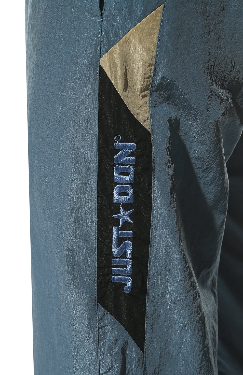 Мужские брюки JUST DON голубого цвета, арт. 32JUSP201 226343 | Фото 5 (Длина (брюки, джинсы): Стандартные; Случай: Повседневный; Материал внешний: Синтетический материал; Стили: Спорт-шик; Материал подклада: Синтетический материал)