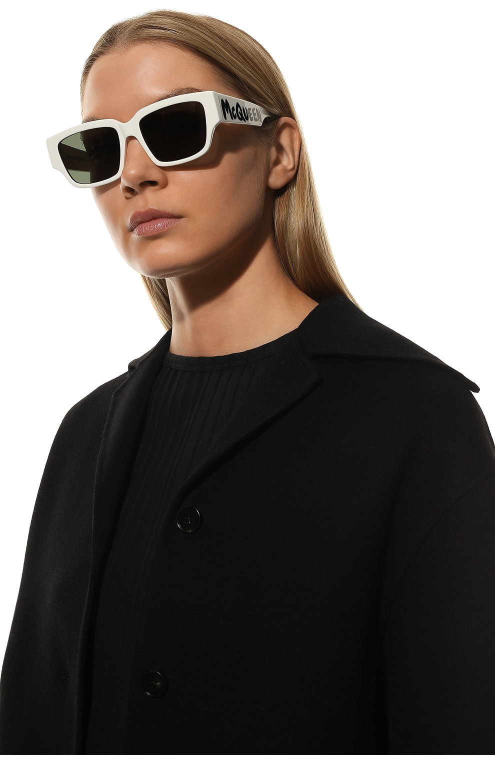 Женские солнцезащитные очки ALEXANDER MCQUEEN белого цвета, арт. AM0329S 003 | Фото 2 (Тип очков: С/з; Очки форма: Квадратные; Оптика Гендер: оптика-унисекс)