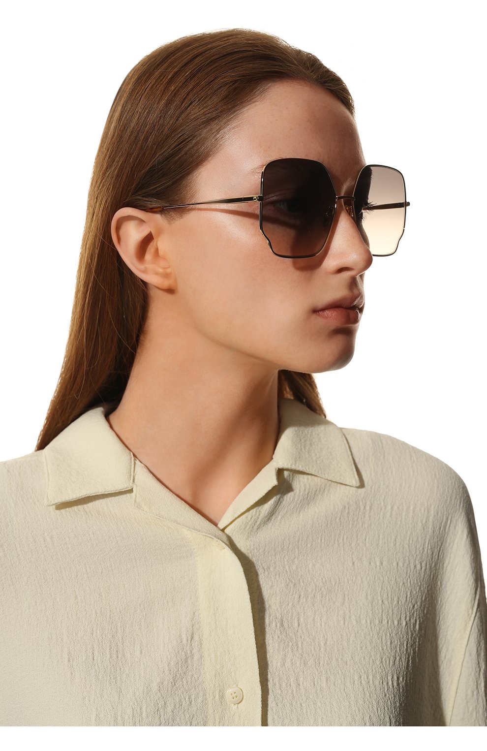 Женские солнцезащитные очки CHLOÉ коричневого цвета, арт. CH0092S | Фото 2 (Тип очков: С/з; Материал: Металл; Очки форма: Квадратные, Over-size)