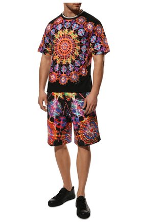 Мужская хлопковая футболка DOLCE & GABBANA разноцветного цвета по цене 72950 руб., арт. G8NC5Z/HI7S1 | Фото 2 Мужская хлопковая футболка DOLCE & GABBANA разноцветного цвета, арт. G8NC5Z/HI7S1 | Фото 2 (Материал внешний: Хлопок; Рукава: Короткие; Длина (для топов): Стандартные; Принт: С принтом; Стили: Гранж)