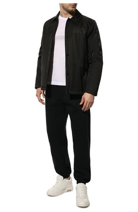 Мужские джоггеры KNT черного цвета, арт. UPKN014X0714A | Фото 2 (Материал внешний: Синтетический материал; Длина (брюки, джинсы): Стандартные; Силуэт М (брюки): Джоггеры; Стили: Спорт-шик)