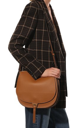 Женская сумка marvin twist mini COCCINELLE коричневого цвета, арт. E1 LGF 12 01 01 | Фото 2 (Материал: Натуральная кожа; Ремень/цепочка: На ремешке; Размер: mini; Сумки-технические: Сумки через плечо)