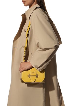 Женская сумка cahier PRADA желтого цвета, арт. 1BD045-2AIX-F0377-XCH | Фото 2 (Материал: Натуральная кожа; Ремень/цепочка: На ремешке; Размер: mini; Сумки-технические: Сумки через плечо)