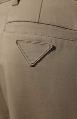Мужские хлопковые брюки PRADA бежевого цвета, арт. SPH120-1YOK-F0F24-211 | Фото 5 (Длина (брюки, джинсы): Стандартные; Случай: Повседневный; Материал внешний: Хлопок; Стили: Классический)