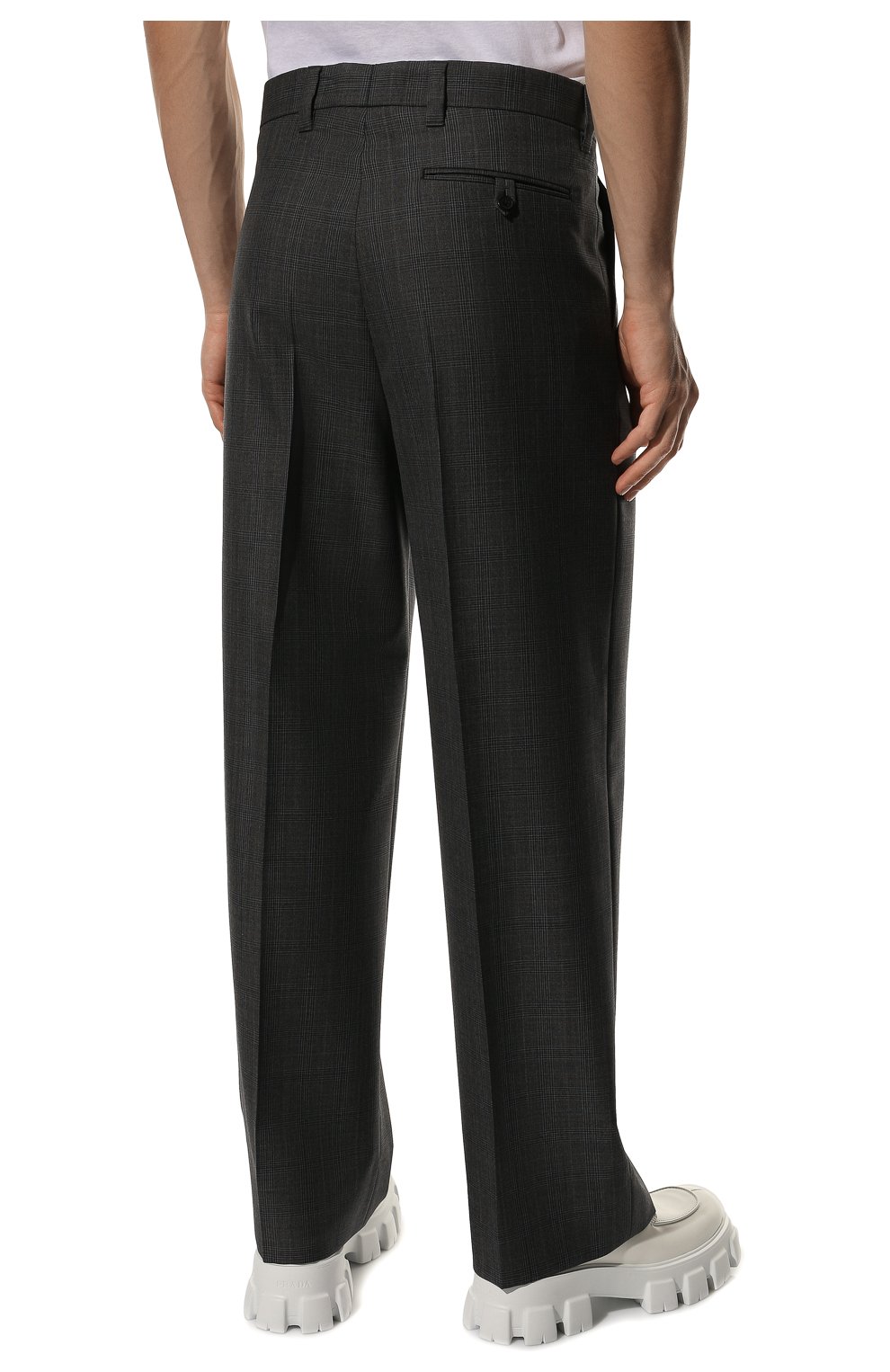 Мужские шерстяные брюки PRADA темно-серого цвета, арт. UP0178-10EA-F0480-221 | Фото 4 (Материал внешний: Шерсть; Длина (брюки, джинсы): Стандартные; Стили: Классический; Случай: Формальный)