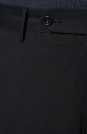 Мужские хлопковые брюки BERWICH темно-синего цвета, арт. SC/1 FIBB/TS2017X | Фото 5 (Силуэт М (брюки): Чиносы; Длина (брюки, джинсы): Стандартные; Случай: Повседневный; Материал внешний: Хлопок; Стили: Кэжуэл)