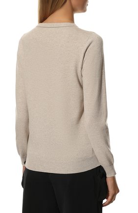 Женский кашемировый пуловер BRUNELLO CUCINELLI светло-бежевого цвета, арт. 221M12144400 | Фото 4 (Материал внешний: Шерсть, Кашемир; Рукава: Длинные; Длина (для топов): Стандартные; Женское Кросс-КТ: Пуловер-одежда; Размерность: Маломерит; Стили: Кэжуэл)