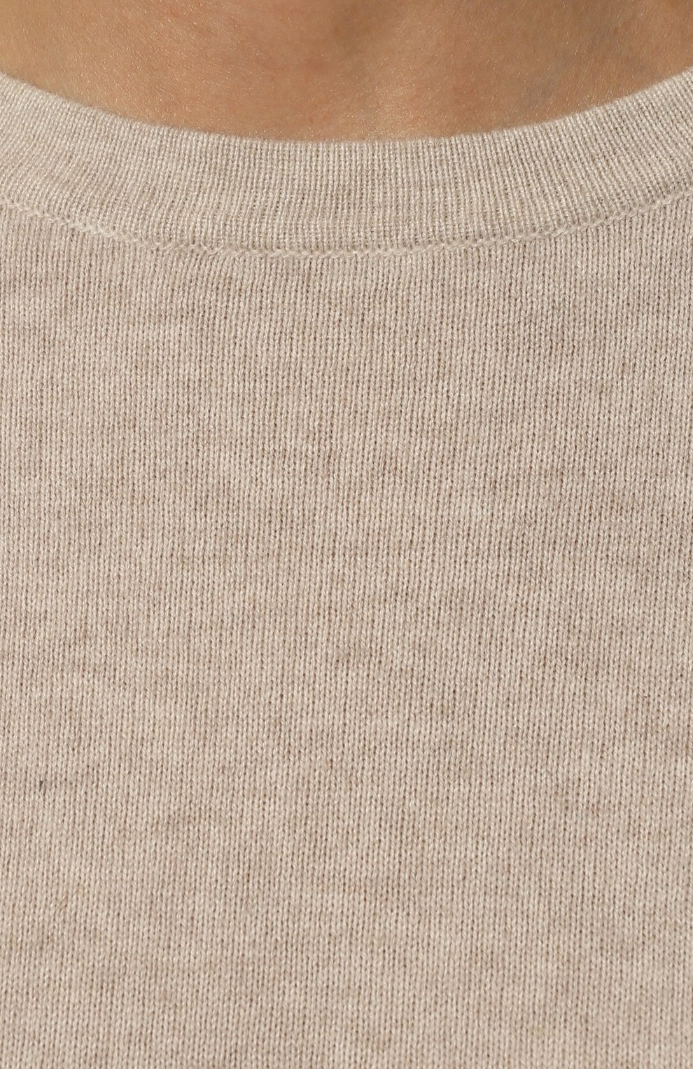 Женский кашемировый пуловер BRUNELLO CUCINELLI светло-бежевого цвета, арт. 221M12144400 | Фото 5 (Материал внешний: Шерсть, Кашемир; Рукава: Длинные; Длина (для топов): Стандартные; Женское Кросс-КТ: Пуловер-одежда; Размерность: Маломерит; Стили: Кэжуэл)