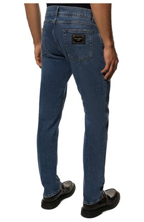 Мужские джинсы DOLCE & GABBANA синего цвета, арт. GYJCCD/G8FS5 | Фото 4 (Силуэт М (брюки): Прямые; Кросс-КТ: Деним; Длина (брюки, джинсы): Стандартные; Материал внешний: Хлопок, Деним; Стили: Кэжуэл)