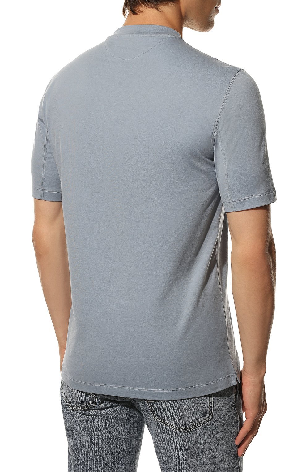 Мужская хлопковая футболка  BRUNELLO CUCINELLI голубого цвета, арт. M0T611308 | Фото 4 (Принт: Без принта; Рукава: Короткие; Длина (для топов): Стандартные; Материал внешний: Хлопок; Размерность: Маломерит; Стили: Кэжуэл)