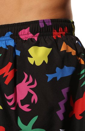 Мужские плавки-шорты MOSCHINO разноцветного цвета, арт. A6106/2308 | Фото 4 (Материал внешний: Синтетический материал; Принт: С принтом; Мужское Кросс-КТ: плавки-шорты)