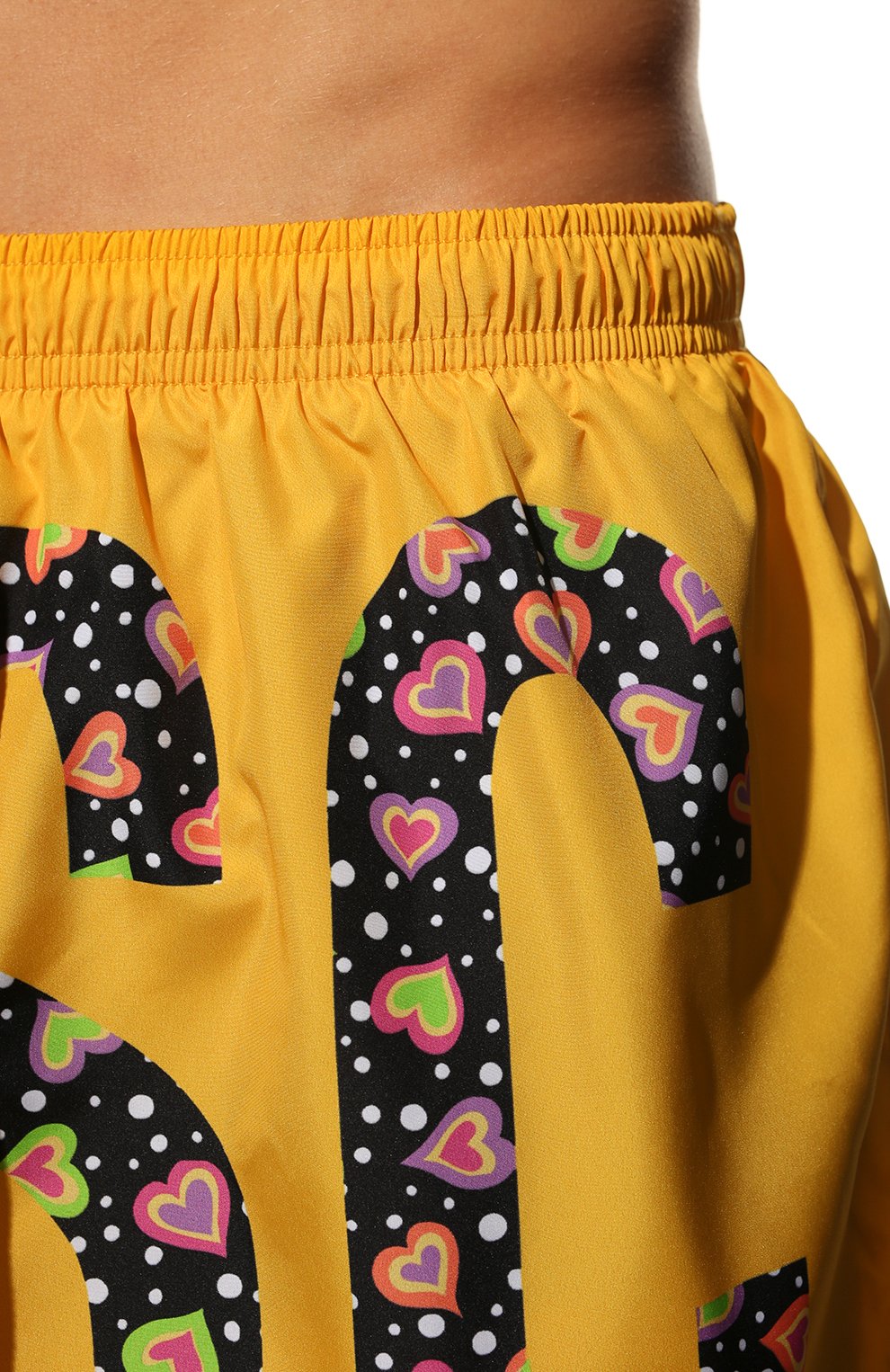 Мужские плавки-шорты MOSCHINO желтого цвета, арт. A6109/5603 | Фото 4 (Материал внешний: Синтетический материал; Принт: С принтом; Мужское Кросс-КТ: плавки-шорты)