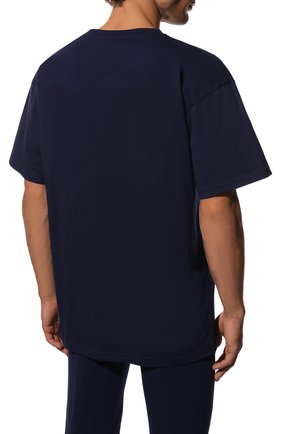 Мужская хлопковая футболка MOSCHINO темно-синего цвета, арт. A1923/8101 | Фото 4 (Кросс-КТ: домашняя одежда; Рукава: Короткие; Длина (для топов): Стандартные; Материал внешний: Хлопок)