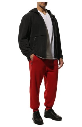 Мужские хлопковые джоггеры DOLCE & GABBANA красного цвета, арт. GWT1AZ/G7C8H | Фото 2 (Длина (брюки, джинсы): Стандартные; Материал внешний: Хлопок; Стили: Спорт-шик; Силуэт М (брюки): Джоггеры)
