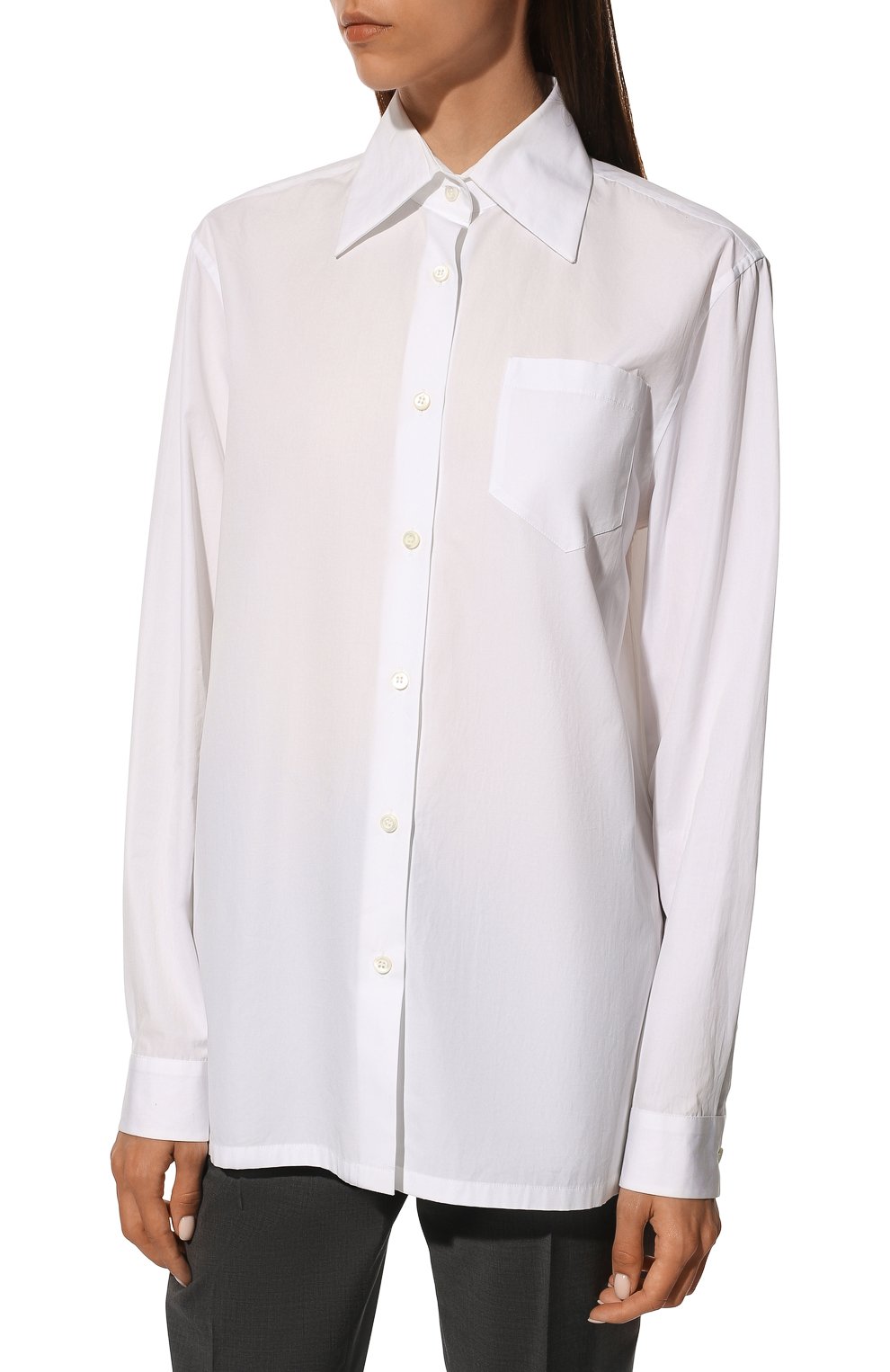 Женская хлопковая рубашка PRADA белого цвета, арт. P498E-1UCX-F0009-211 | Фото 3 (Рукава: Длинные; Принт: Без принта; Женское Кросс-КТ: Рубашка-одежда; Длина (для топов): Удлиненные; Материал внешний: Хлопок; Стили: Классический)