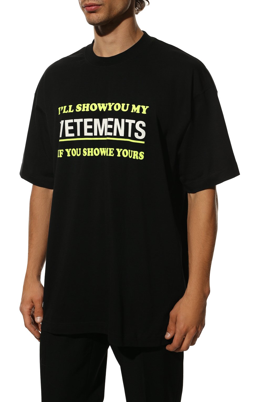 Мужская хлопковая футболка VETEMENTS черного цвета, арт. UA53TR230B 1610/M | Фото 3 (Рукава: Короткие; Стили: Гранж; Принт: С принтом; Длина (для топов): Удлиненные; Материал внешний: Хлопок)