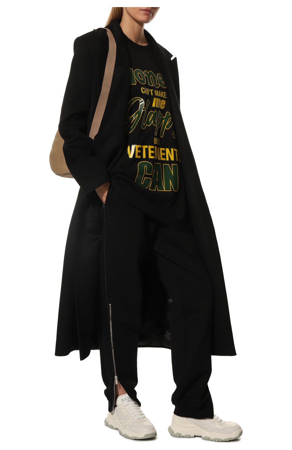 Мужского хлопковая футболка VETEMENTS черного цвета по цене 58300 руб., арт. UA53TR290B 1610/M | Фото 5 Мужского хлопковая футболка VETEMENTS черного цвета, арт. UA53TR290B 1610/M | Фото 5 (Рукава: Короткие; Стили: Гранж; Принт: С принтом)