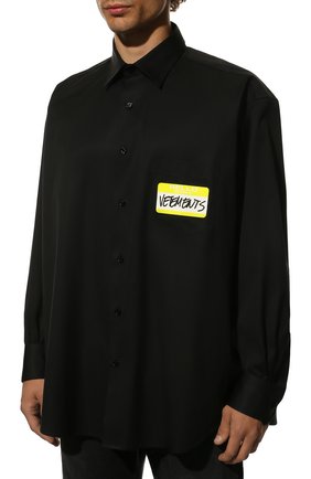 Мужского хлопковая рубашка VETEMENTS черного цвета, арт. UA53SH500B 1001/M | Фото 3 (Манжеты: На пуговицах; Воротник: Кент; Случай: Повседневный; Стили: Гранж; Принт: Однотонные)