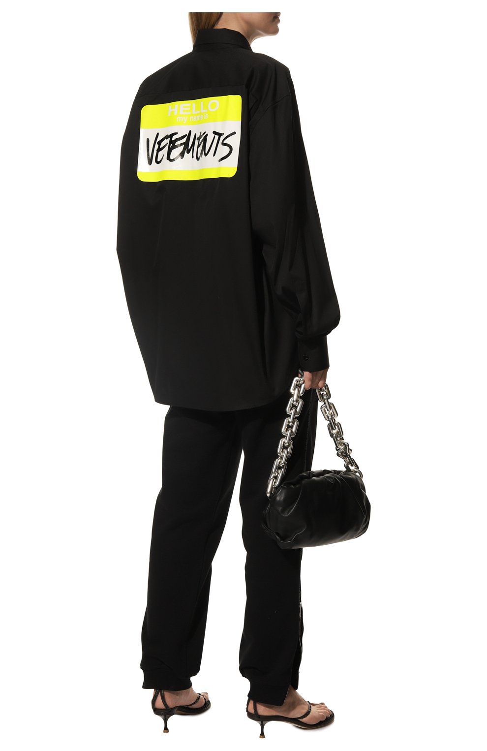 Мужского хлопковая рубашка VETEMENTS черного цвета по цене 63200 руб., арт. UA53SH500B 1001/M | Фото 5 Мужского хлопковая рубашка VETEMENTS черного цвета, арт. UA53SH500B 1001/M | Фото 5 (Манжеты: На пуговицах; Воротник: Кент; Случай: Повседневный; Стили: Гранж; Принт: Однотонные)