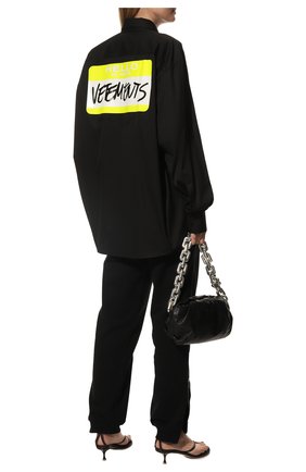 Мужского хлопковая рубашка VETEMENTS черного цвета по цене 63200 руб., арт. UA53SH500B 1001/M | Фото 5 Мужского хлопковая рубашка VETEMENTS черного цвета, арт. UA53SH500B 1001/M | Фото 5 (Манжеты: На пуговицах; Воротник: Кент; Случай: Повседневный; Стили: Гранж; Принт: Однотонные)