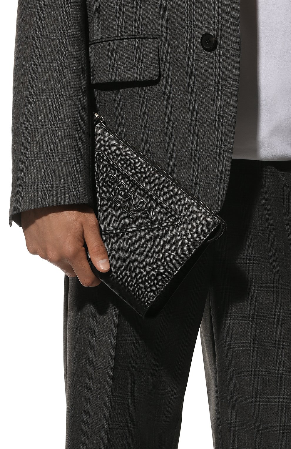Мужская кожаный клатч PRADA черного цвета по цене 0 руб., арт. 2VF039-2FAD-F0002-OOO | Фото 2 Мужская кожаный клатч PRADA черного цвета, арт. 2VF039-2FAD-F0002-OOO | Фото 2 (Материал: Натуральная кожа; Размер: small)