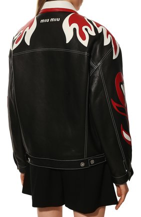 Женская кожаная куртка MIU MIU черного цвета, арт. MPV766-1ZIZ-F0002 | Фото 4 (Кросс-КТ: Куртка; Рукава: Длинные; Стили: Гранж; Материал внешний: Натуральная кожа; Женское Кросс-КТ: Замша и кожа; Длина (верхняя одежда): Короткие)