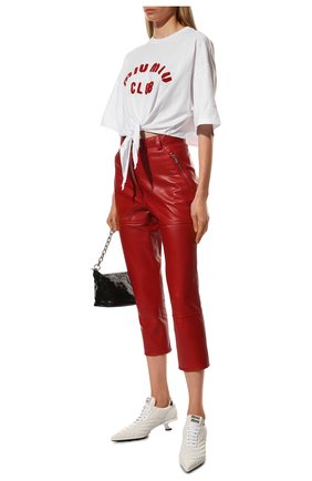 Женские кожаные брюки MIU MIU красного цвета, арт. MPP326-038-F0011 | Фото 2 (Женское Кросс-КТ: Брюки-одежда, Кожаные брюки; Стили: Гранж; Материал внешний: Натуральная кожа; Силуэт Ж (брюки и джинсы): Узкие; Длина (брюки, джинсы): Укороченные)