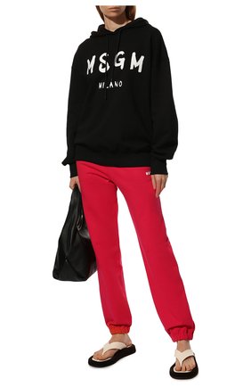 Женские хлопковые джоггеры MSGM фуксия цвета по цене 19450 руб., арт. 3341MDP500 227799 | Фото 2 Женские хлопковые джоггеры MSGM фуксия цвета, арт. 3341MDP500 227799 | Фото 2 (Материал внешний: Хлопок; Длина (брюки, джинсы): Стандартные; Силуэт Ж (брюки и джинсы): Джоггеры; Стили: Спорт-шик)