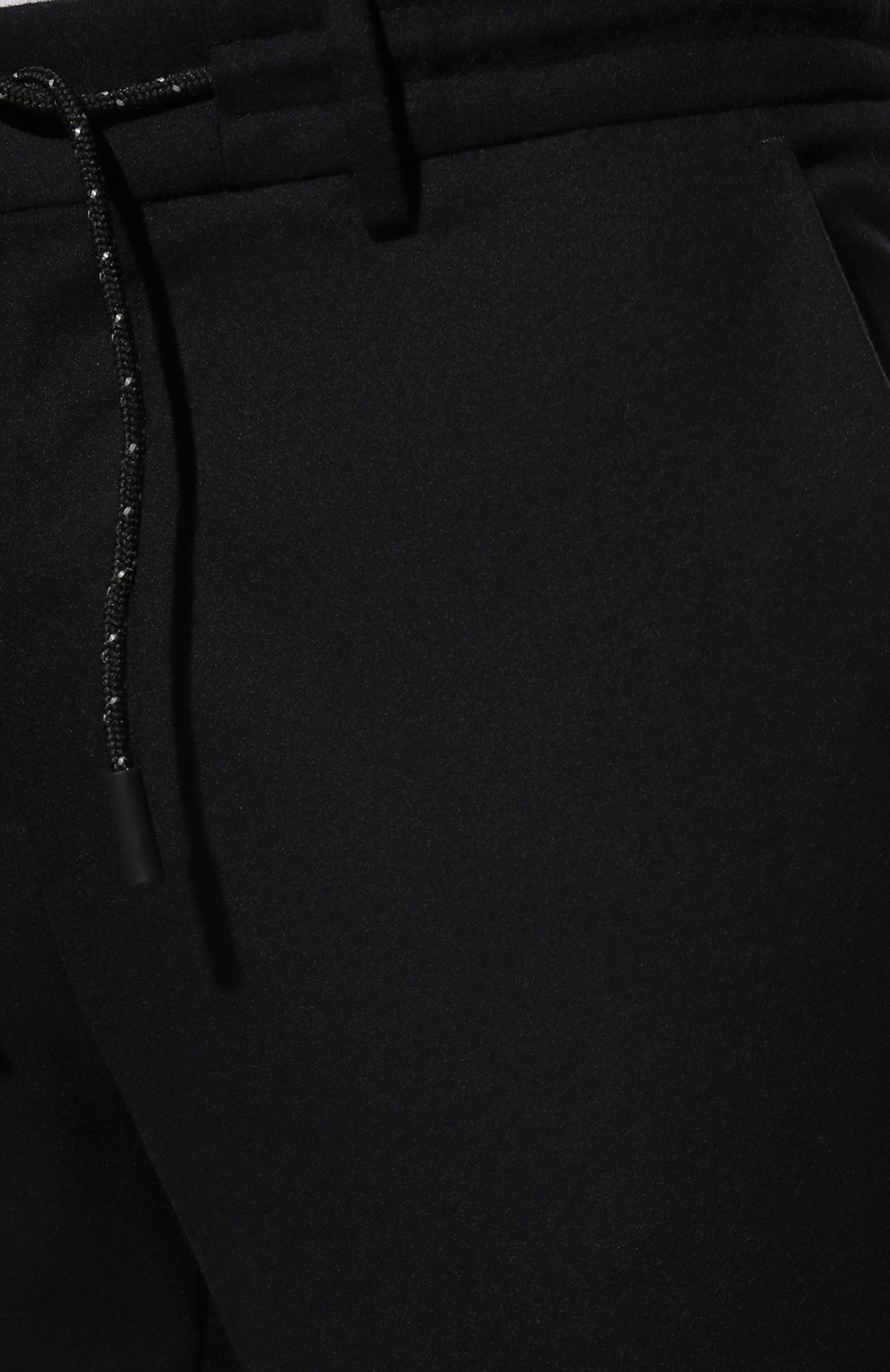 Мужские брюки из шерсти и вискозы BOSS темно-синего цвета, арт. 50479918 | Фото 5 (Материал внешний: Шерсть, Синтетический материал; Длина (брюки, джинсы): Стандартные; Случай: Повседневный; Стили: Кэжуэл)