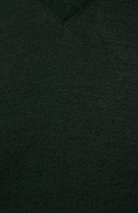 Мужской пуловер из шерсти и хлопка JOHN SMEDLEY зеленого цвета, арт. CBLENHEIM | Фото 5 (Материал внешний: Шерсть, Хлопок; Рукава: Длинные; Принт: Без принта; Длина (для топов): Стандартные; Вырез: V-образный; Мужское Кросс-КТ: Пуловеры; Стили: Кэжуэл)