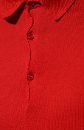 Мужское хлопковое поло  JOHN SMEDLEY красного цвета, арт. BRADWELL | Фото 5 (Застежка: Пуговицы; Рукава: Длинные; Длина (для топов): Стандартные; Кросс-КТ: Трикотаж; Материал внешний: Хлопок; Стили: Кэжуэл)