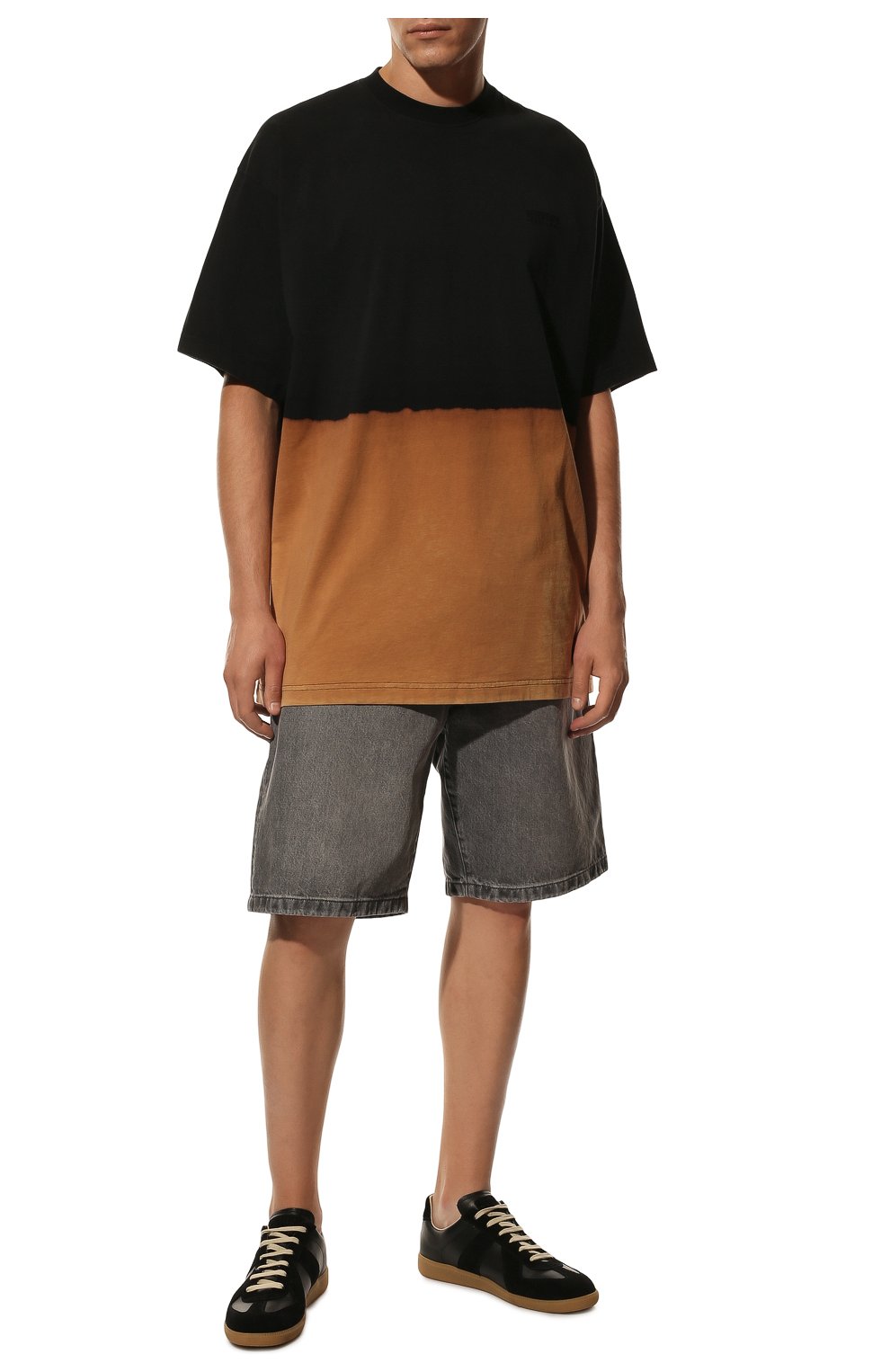 Мужская хлопковая футболка VETEMENTS черного цвета, арт. UA53TR650B 1602/M | Фото 2 (Принт: Без принта; Рукава: Короткие; Стили: Гранж; Длина (для топов): Удлиненные; Материал внешний: Хлопок)