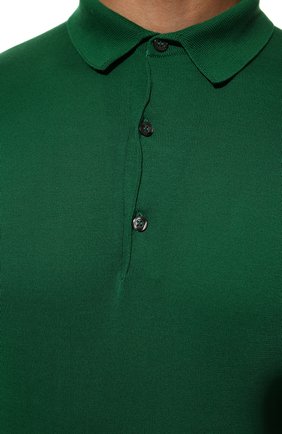 Мужское хлопковое поло  JOHN SMEDLEY зеленого цвета, арт. BRADWELL | Фото 5 (Застежка: Пуговицы; Рукава: Длинные; Длина (для топов): Стандартные; Кросс-КТ: Трикотаж; Материал внешний: Хлопок; Стили: Кэжуэл)