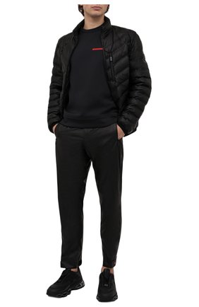 Мужская утепленная куртка PRADA черного цвета, арт. SGB270-1T2Y-F0002-202 | Фото 2 (Кросс-КТ: Куртка; Рукава: Длинные; Материал внешний: Синтетический материал; Мужское Кросс-КТ: утепленные куртки; Длина (верхняя одежда): Короткие; Стили: Кэжуэл)