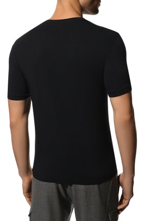 Мужская футболка из вискозы GIORGIO ARMANI темно-синего цвета, арт. 8NST53/SJP4Z | Фото 4 (Принт: Без принта; Рукава: Короткие; Длина (для топов): Стандартные; Материал внешний: Вискоза; Стили: Кэжуэл)