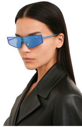 Женские солнцезащитные очки BALENCIAGA голубого цвета, арт. BB0192S 003 | Фото 2 (Тип очков: С/з; Очки форма: Маска; Оптика Гендер: оптика-женское)