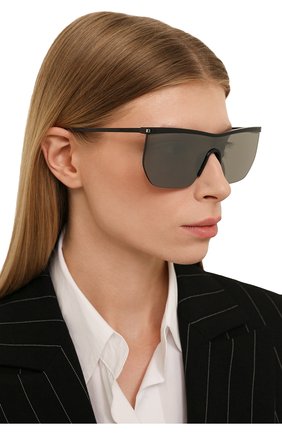 Женские солнцезащитные очки SAINT LAURENT серебряного цвета, арт. SL 519 MASK 002 | Фото 2 (Тип очков: С/з; Материал: Металл; Очки форма: Маска)