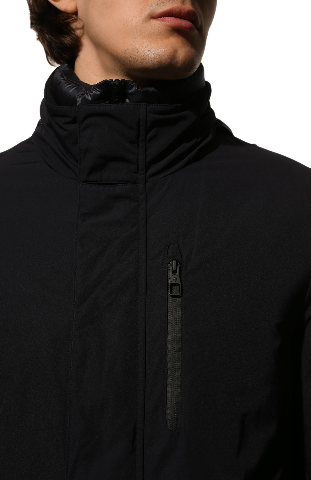 Мужская пуховая куртка MONTECORE темно-синего цвета, арт. F03MUCX509-195 | Фото 5 (Кросс-КТ: Куртка; Рукава: Длинные; Длина (верхняя одежда): До середины бедра; Материал внешний: Синтетический материал; Мужское Кросс-КТ: Куртка-пуховая; Материал подклада: Синтетический материал; Материал утеплителя: Пух и перо; Стили: Кэжуэл)