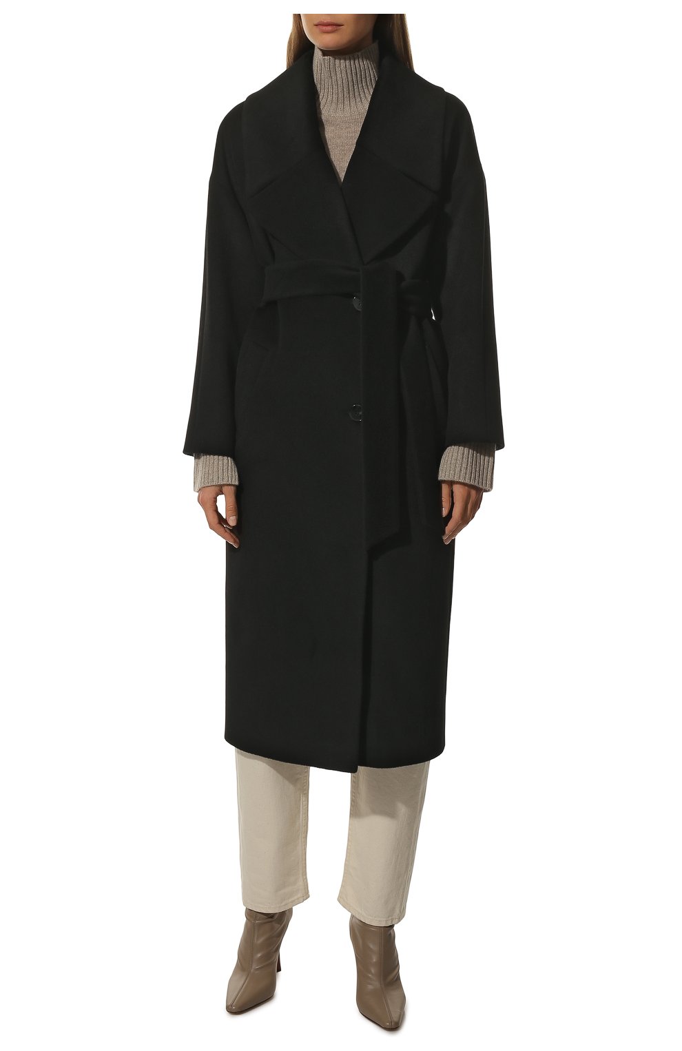 Женское шерстяное пальто VICTORIA ANDREYANOVA черного цвета, арт. A-FW22-9327-2 | Фото 3 (Материал внешний: Шерсть; Рукава: Длинные; Длина (верхняя одежда): Длинные; 1-2-бортные: Однобортные; Материал подклада: Вискоза; Стили: Кэжуэл)
