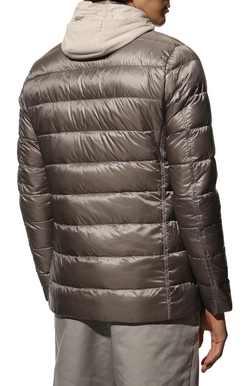Мужская пуховая куртка HERNO серого цвета, арт. PI00079UR/12020 | Фото 4 (Кросс-КТ: Куртка; Рукава: Длинные; Материал внешний: Синтетический материал; Мужское Кросс-КТ: Куртка-верхняя одежда; Материал подклада: Синтетический материал; Длина (верхняя одежда): Короткие; Материал утеплителя: Пух и перо; Стили: Кэжуэл)