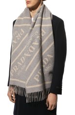Мужского кашемировый шарф PRADA серого цвета, арт. 1FS012-2D3D-F0MFW | Фото 2 (Материал: Кашемир)