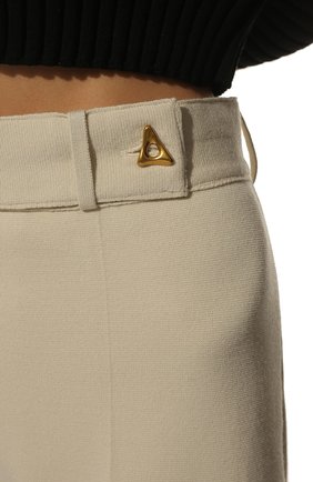 Женские брюки из вискозы AERON бежевого цвета, арт. PA203_406 | Фото 5 (Силуэт Ж (брюки и джинсы): Широкие; Длина (брюки, джинсы): Стандартные; Женское Кросс-КТ: Брюки-одежда; Материал внешний: Синтетический материал, Вискоза; Стили: Кэжуэл)